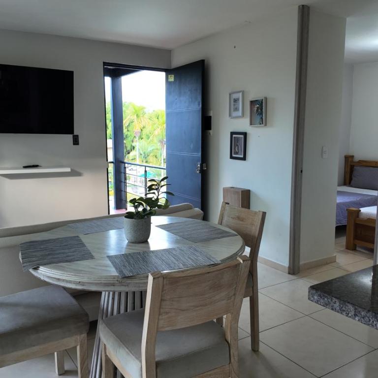 Apartamentos 2H cerca al Aeropuerto con 4 PISCINAS, Jacuzzi y Sauna by Molca Travel - Apartamento de 2 dormitorios - 9