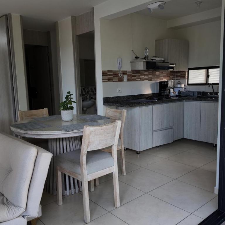 Apartamentos 2H cerca al Aeropuerto con 4 PISCINAS, Jacuzzi y Sauna by Molca Travel - Apartamento de 2 dormitorios - 12