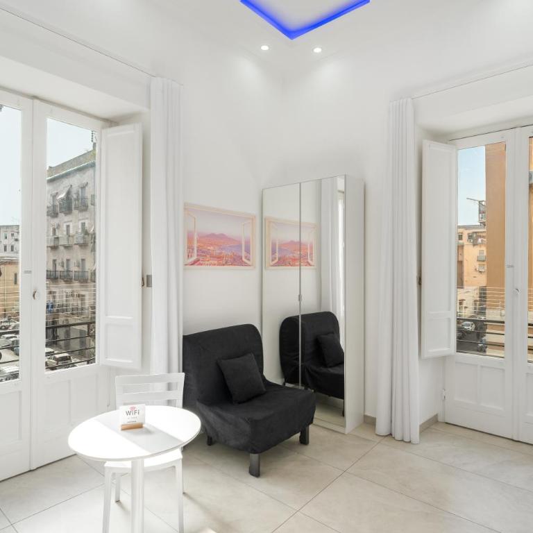 HG white - Camera King con Balcone - 3
