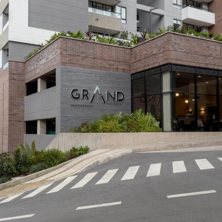 Apartment Grand by Linares El Poblado - Two-Bedroom Apartment - 25