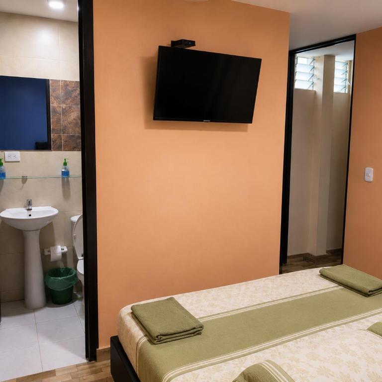 Hostal Avanza - Standard Queen Room - 3