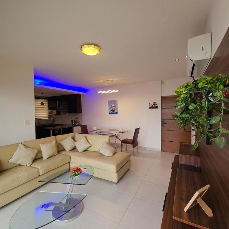Cozy apartment with city views - One-Bedroom Apartment - 6