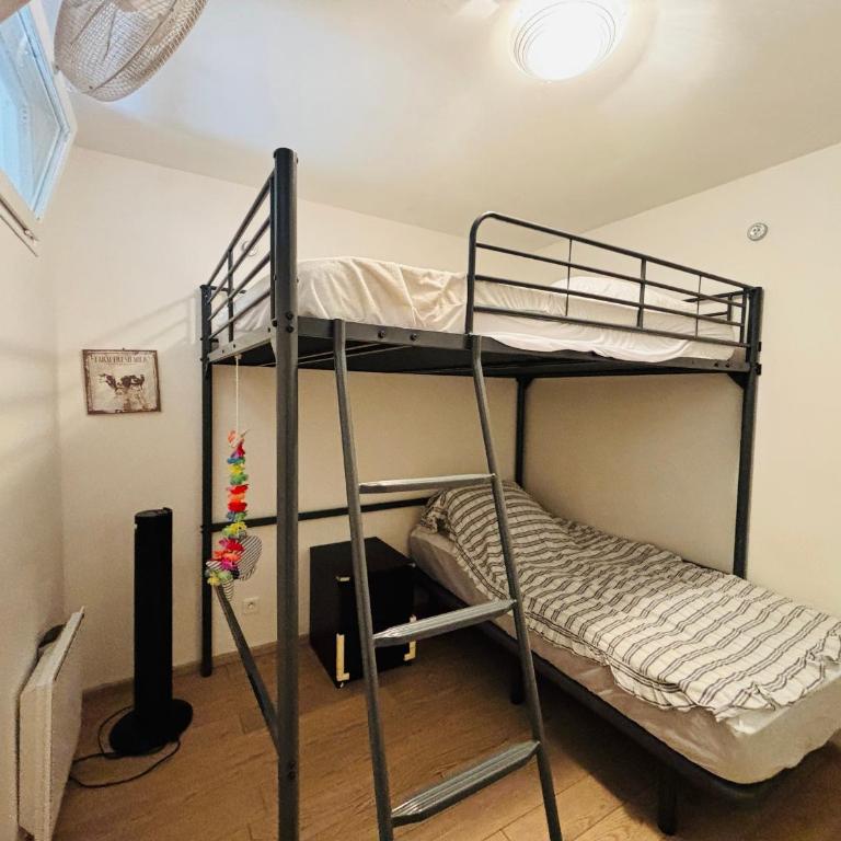 Saint-Cyprien : T3 moderne proche plage avec parking privé - FR-1-309-549 - Appartement - 10