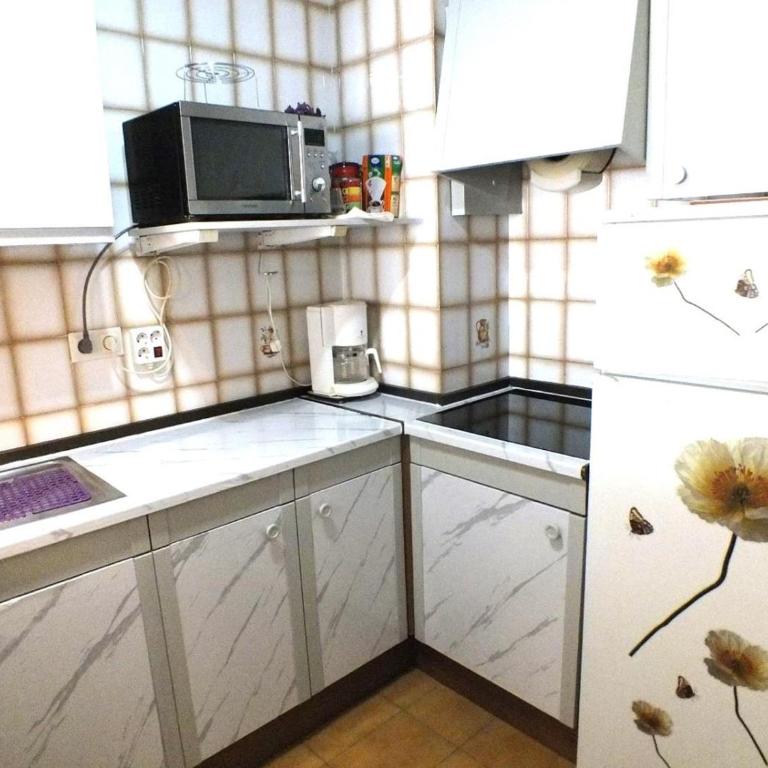 Apartamento en Empuriabrava para 4/6 personas, a 800m de la playa, con terraza y aire acondicionado - ES-204-4 - Apartment - 10
