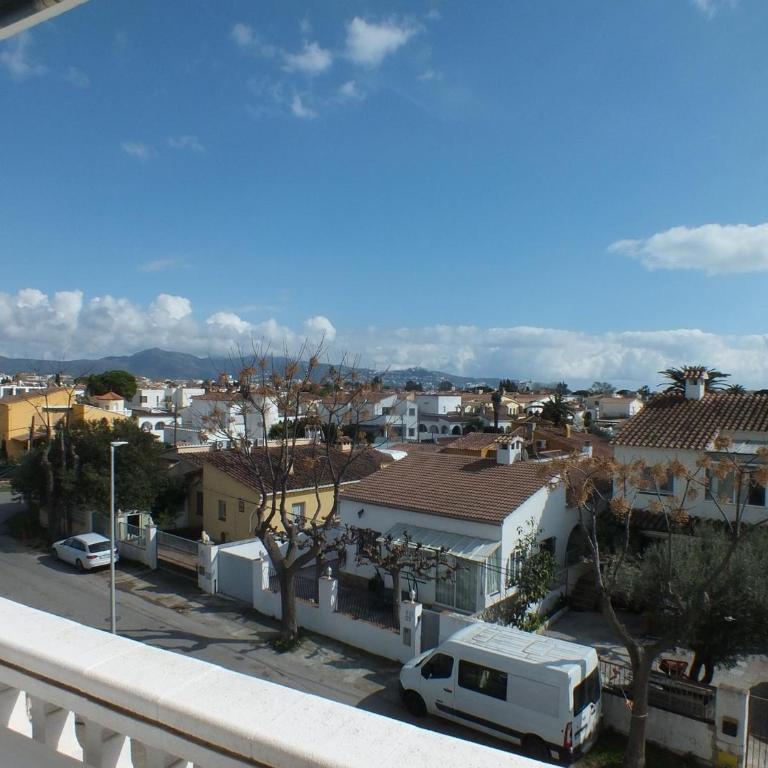 Apartamento en Empuriabrava para 4/6 personas, a 800m de la playa, con terraza y aire acondicionado - ES-204-4 - Apartment - 16