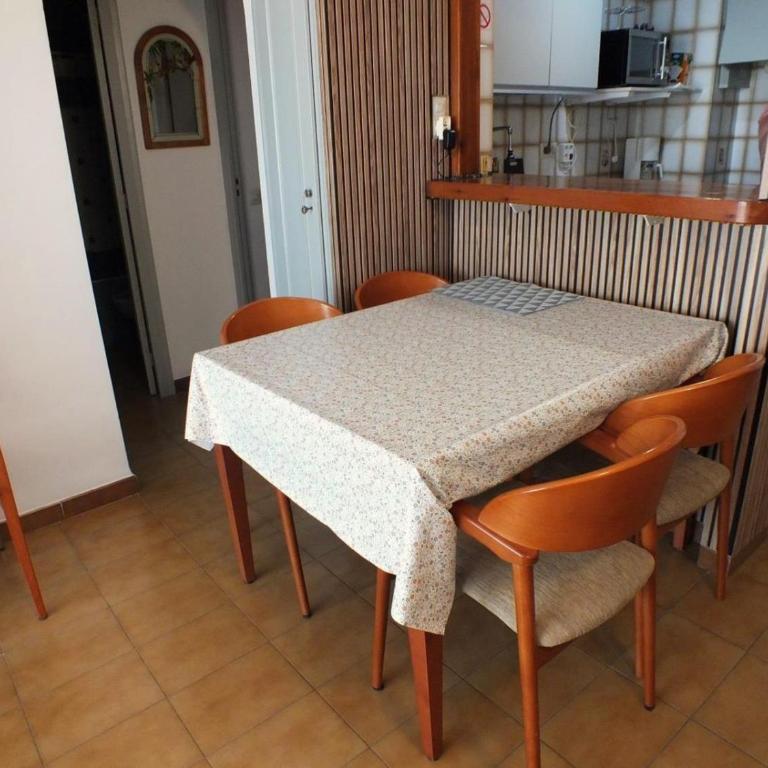 Apartamento en Empuriabrava para 4/6 personas, a 800m de la playa, con terraza y aire acondicionado - ES-204-4 - Apartment - 17