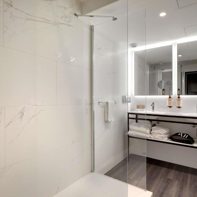 Mercure Montpellier Centre Antigone - Suite Privilège avec 1 Lit Double et 1 Canapé - Non-Fumeurs - 8