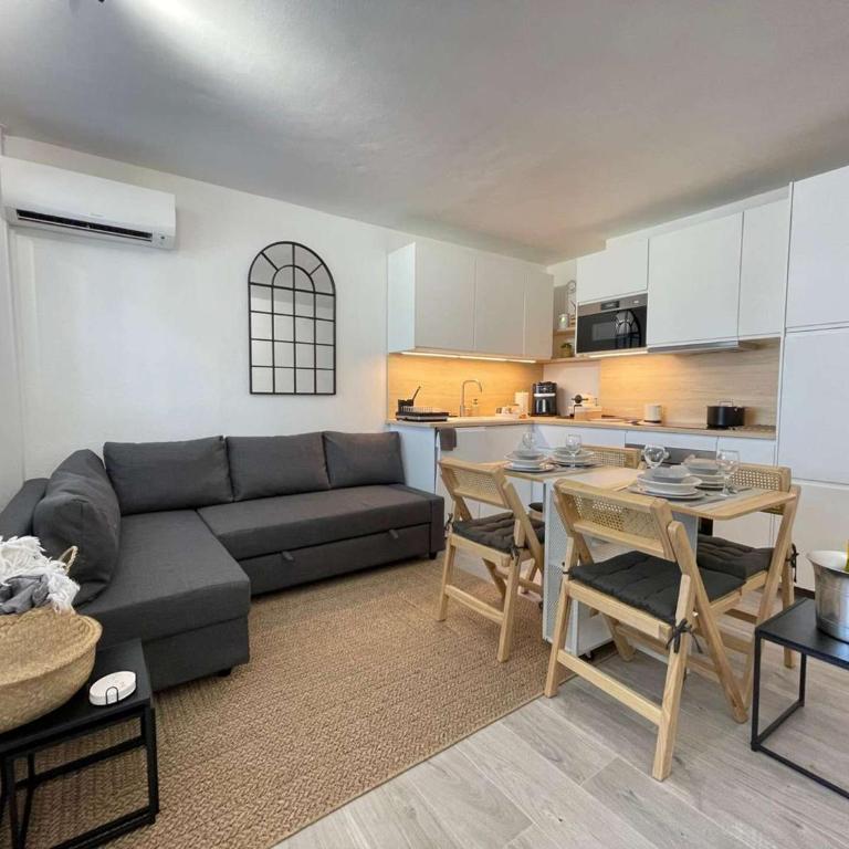 Studio rénové en centre-ville, clim à 100m de la plage - FR-1-308-216 - Studio - 3