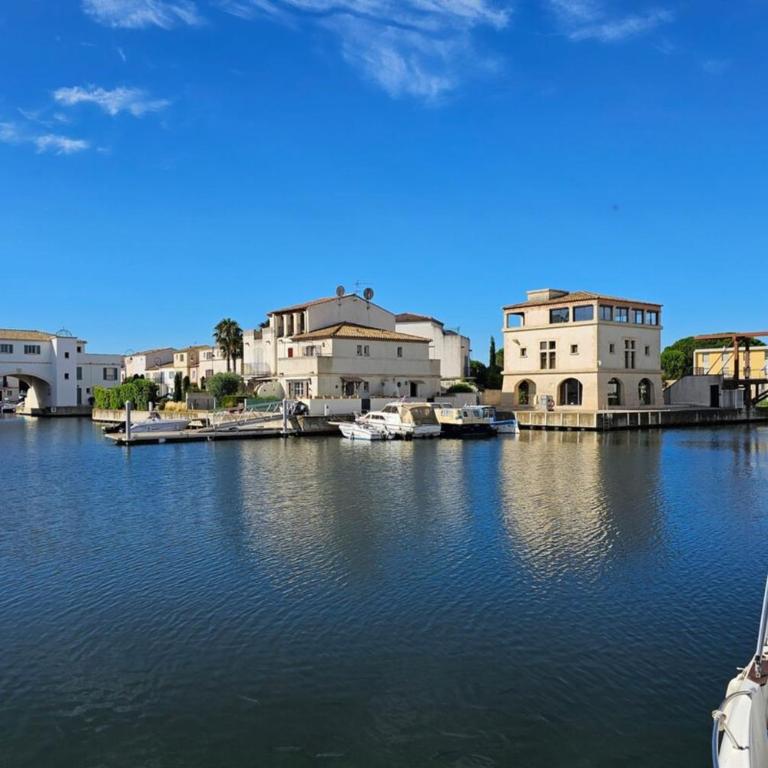 Marina 6 pers Aigues-Mortes Terrasse clim vue canal et piscine commune - Villa - 3