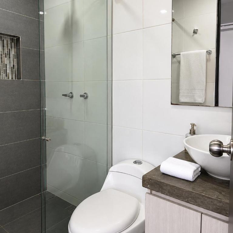 Lovely Private Apto in Poblado - One-Bedroom Apartment - 7