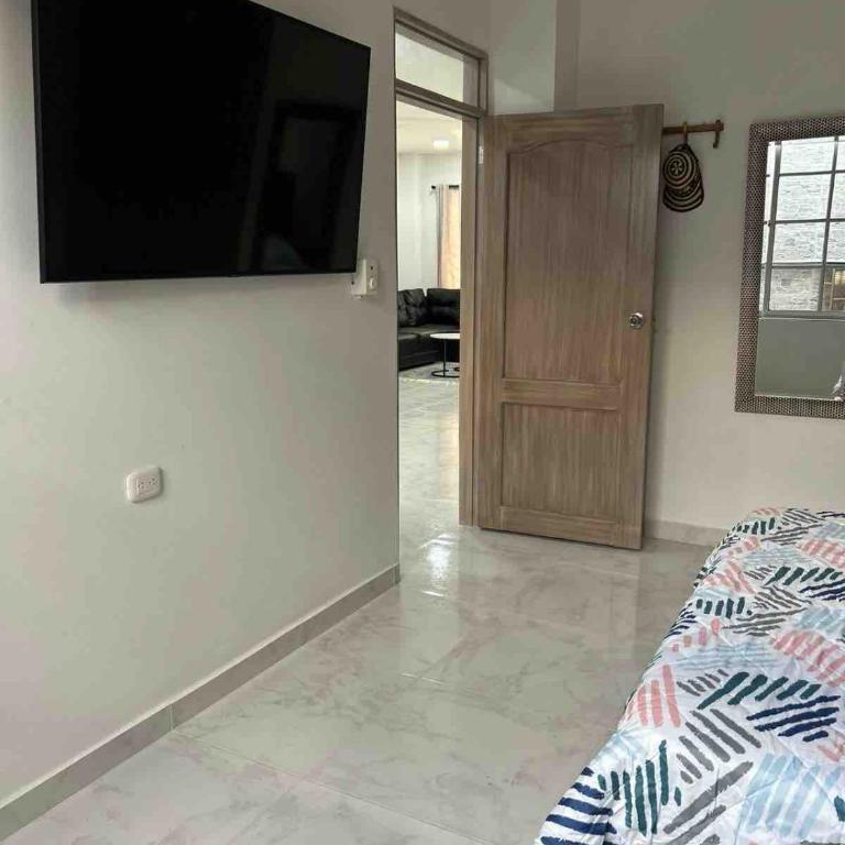 Comfortable spacious House near Av Primera and downtown - Casa de 3 dormitorios - 9
