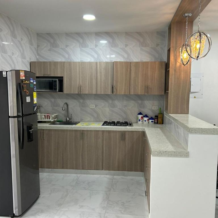 Comfortable spacious House near Av Primera and downtown - Casa de 3 dormitorios - 14