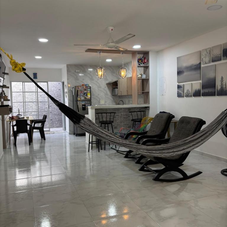 Comfortable spacious House near Av Primera and downtown - Casa de 3 dormitorios - 17