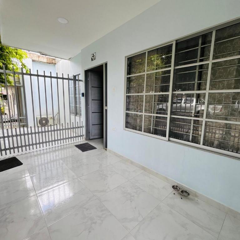 Comfortable spacious House near Av Primera and downtown - Casa de 3 dormitorios - 20