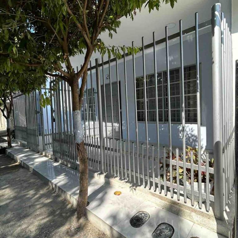 Comfortable spacious House near Av Primera and downtown - Casa de 3 dormitorios - 24