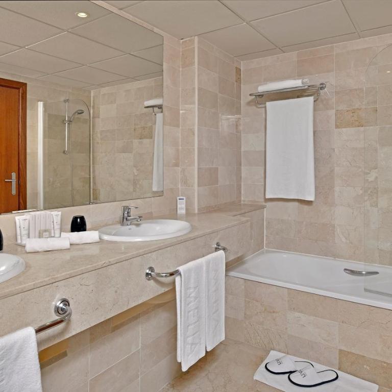 Meliá Benidorm - Habitación Doble Grand Premium The Level con acceso al salón executive - 1