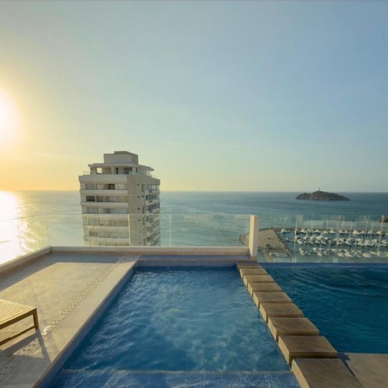 Luxury Oceanfront Suite Infinity Pool View - Three-Bedroom Apartment - 1