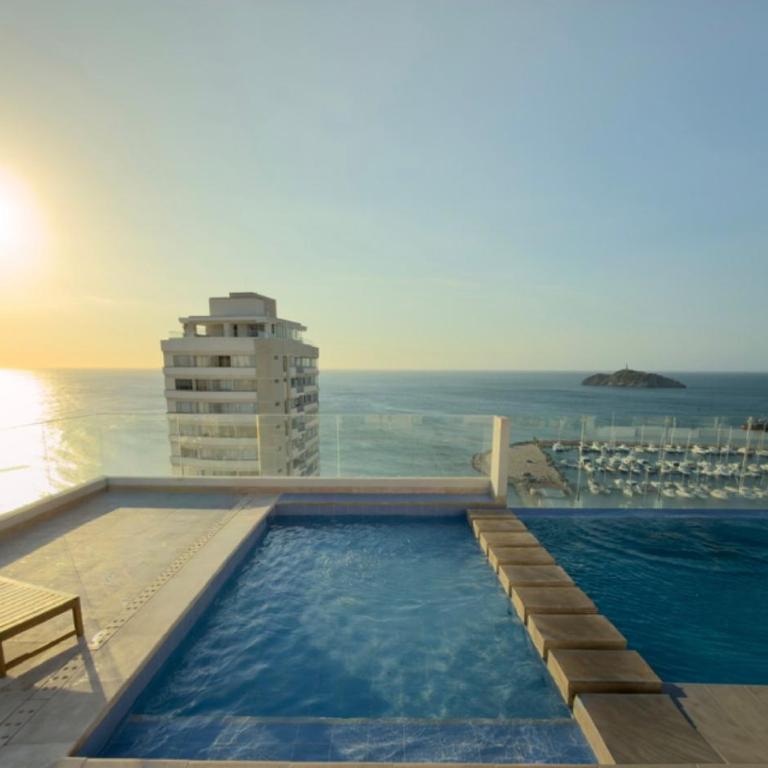 Luxury Oceanfront Suite Infinity Pool View - Three-Bedroom Apartment - 5