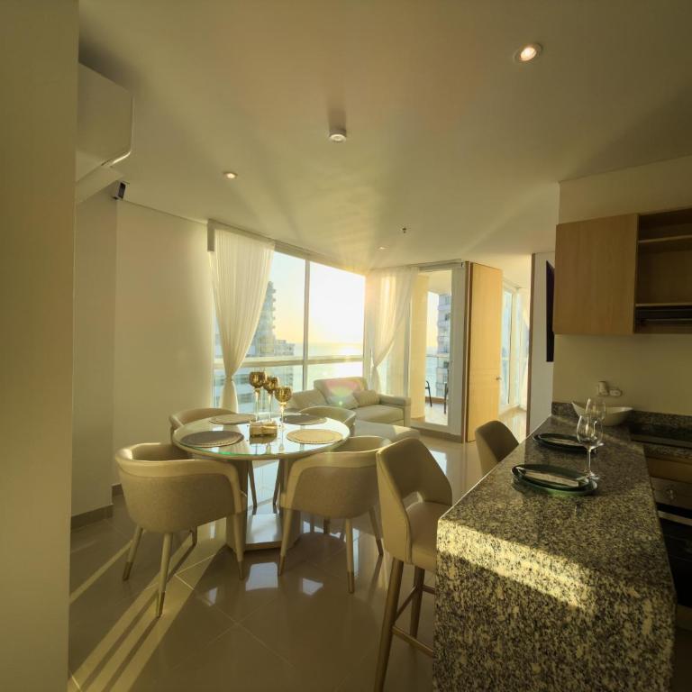 Luxury Oceanfront Suite Infinity Pool View - Three-Bedroom Apartment - 3