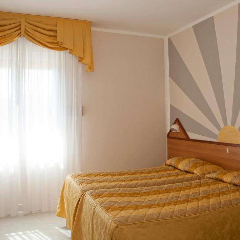 Hotel Righetto Fronte Mare - Camera Budget Matrimoniale/Doppia con Letti Singoli - 2