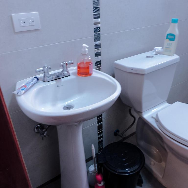 Alojamiento Primer Piso Confort Riobamba - Apartamento de 2 dormitorios - 13