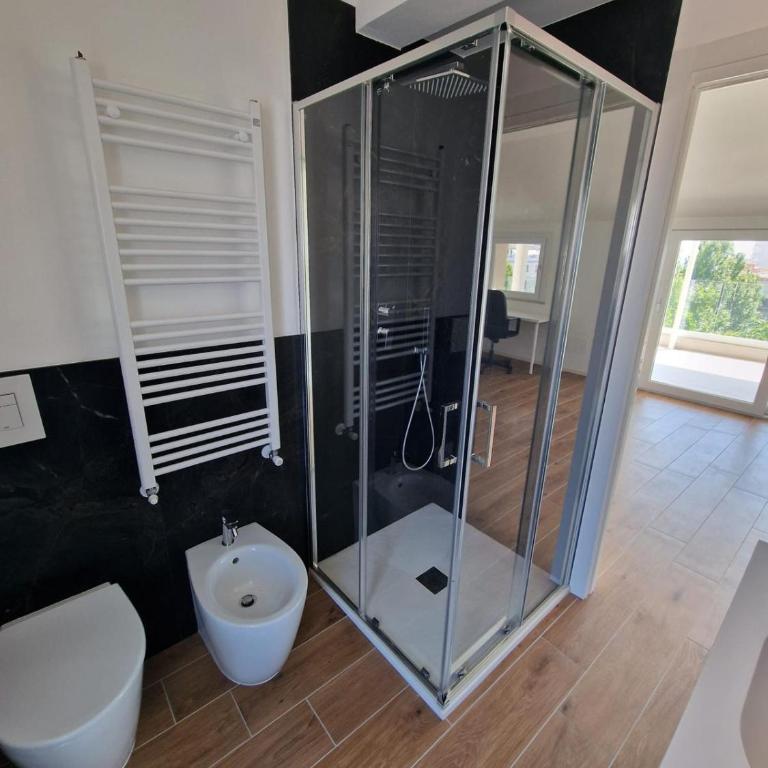 Attico Panoramico Follonica Centro - Appartamento con 2 Camere da Letto - 3