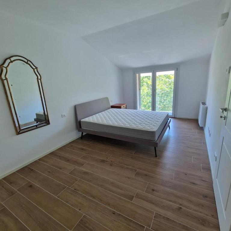 Attico Panoramico Follonica Centro - Appartamento con 2 Camere da Letto - 10