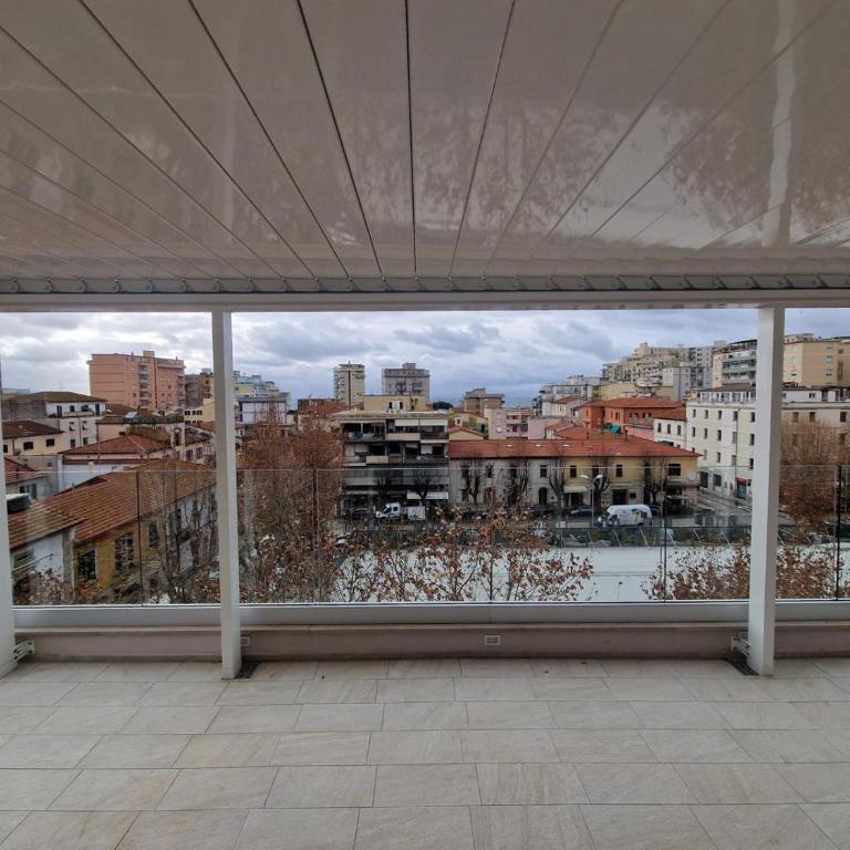 Attico Panoramico Follonica Centro - Appartamento con 2 Camere da Letto - 11