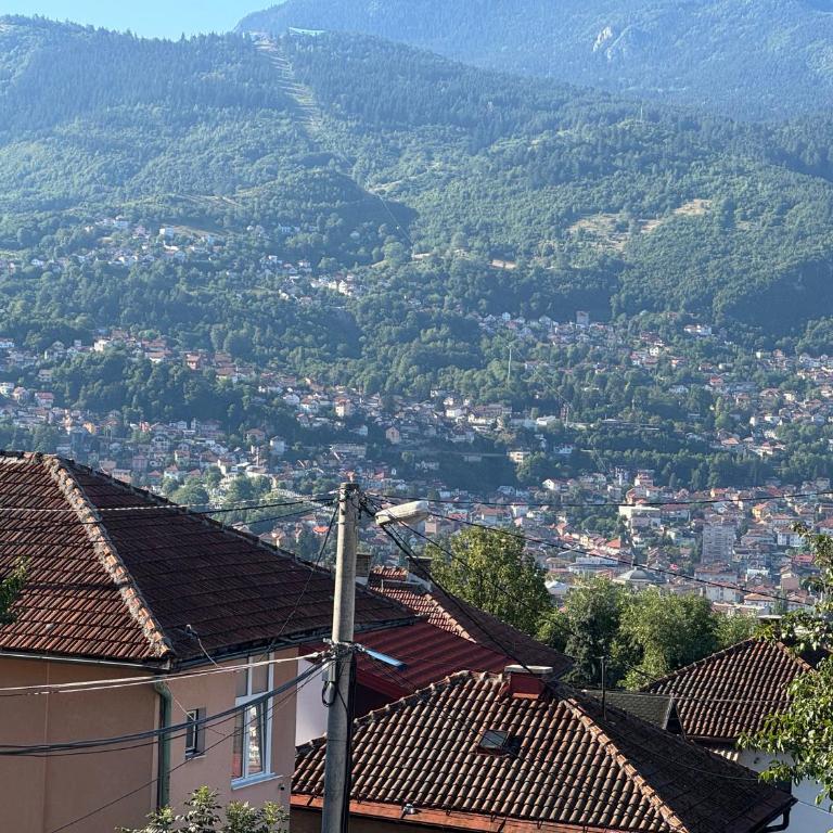 Apartment SAFIR Sarajevo- Free parking - Double Room with Park View - 2