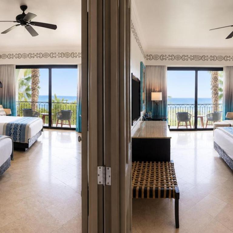 Hilton Los Cabos - Family Room with One King Bed, Two Queen Beds and Ocean View - 9