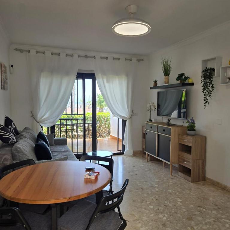 Eddy's Marina View - One-Bedroom Apartment - 3