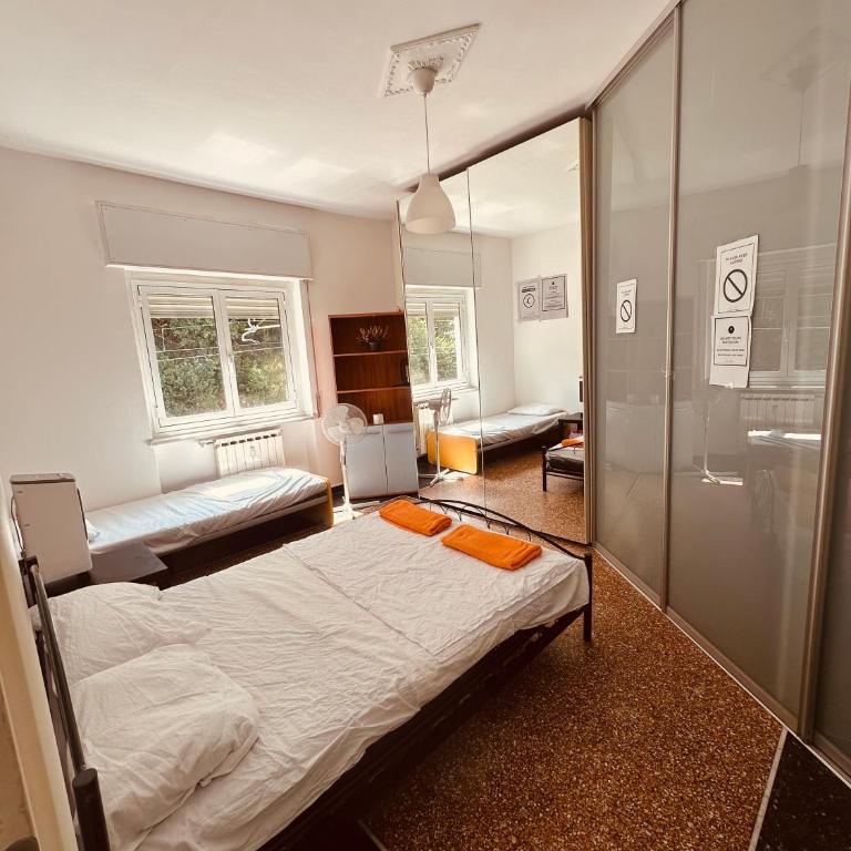 NearCity Center Reach Entire 3 Bedroom House - Appartamento con 3 Camere da Letto - 11