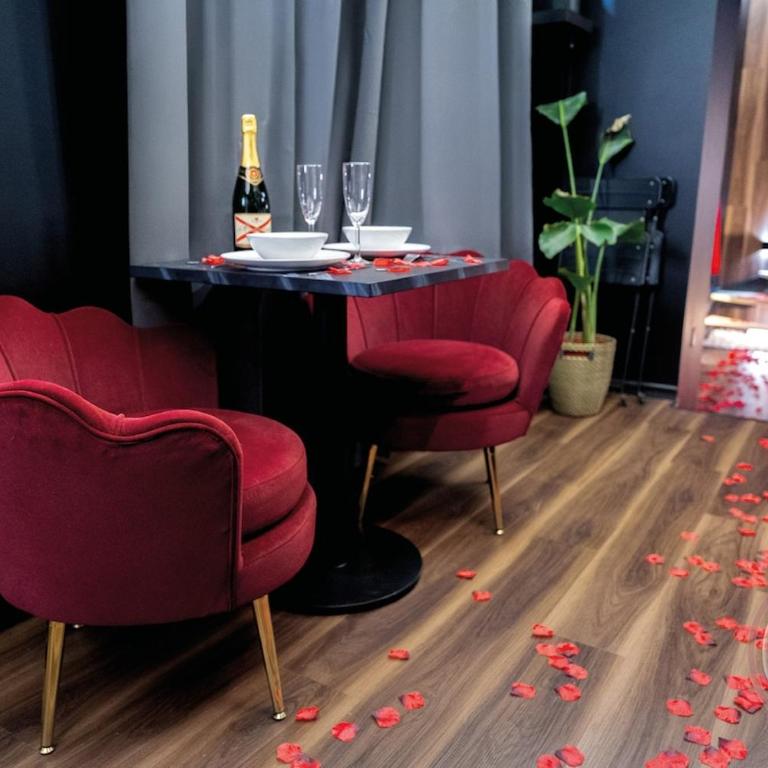 Cinéma Room - Appartement en Duplex - 56