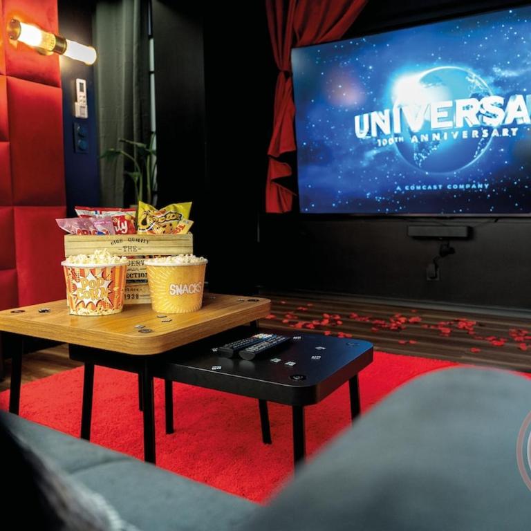 Cinéma Room - Appartement en Duplex - 41