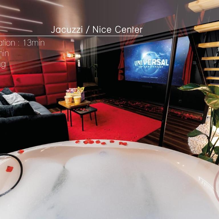 Cinéma Room - Appartement en Duplex - 62