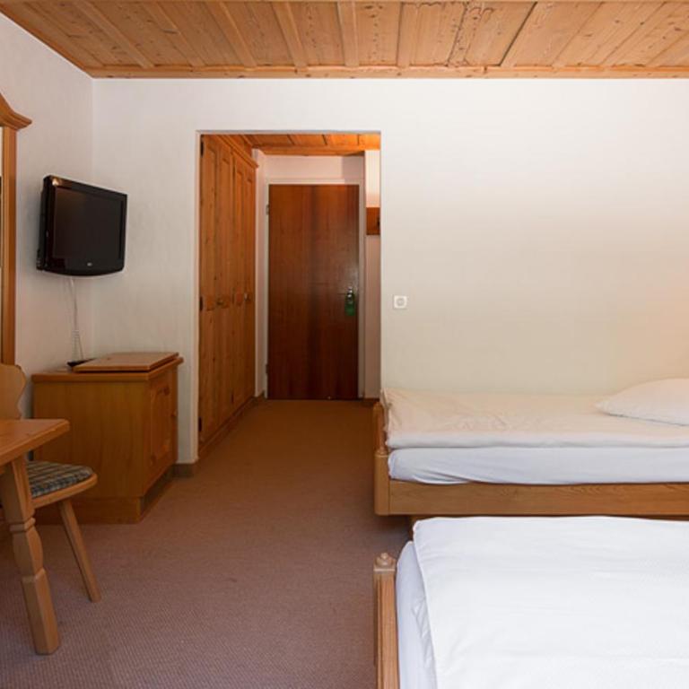 Hotel Etrier - Petite Chambre Lits Jumeaux - 4