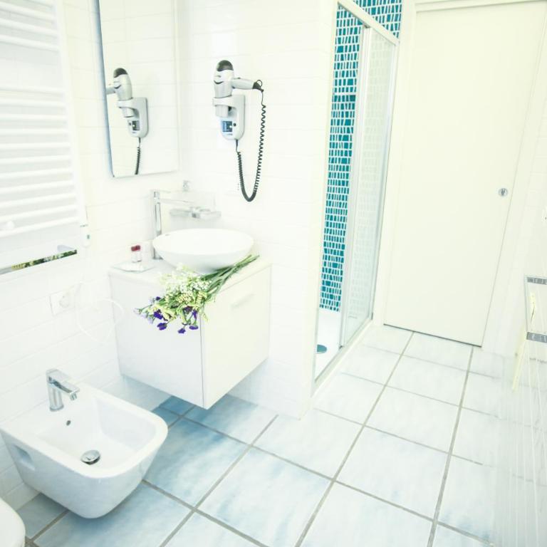 Il Viaggiatore Gaeta Medievale B&B - Deluxe Double Room with Balcony and Sea View - 5
