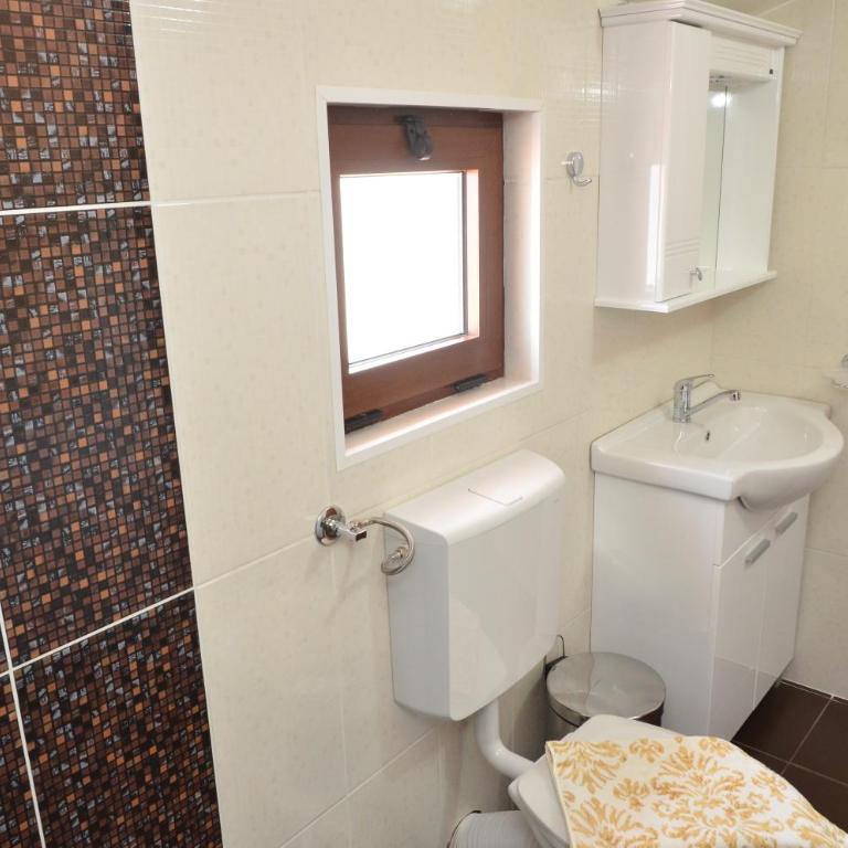 Villa Marinero - Two-Bedroom Apartment - 14