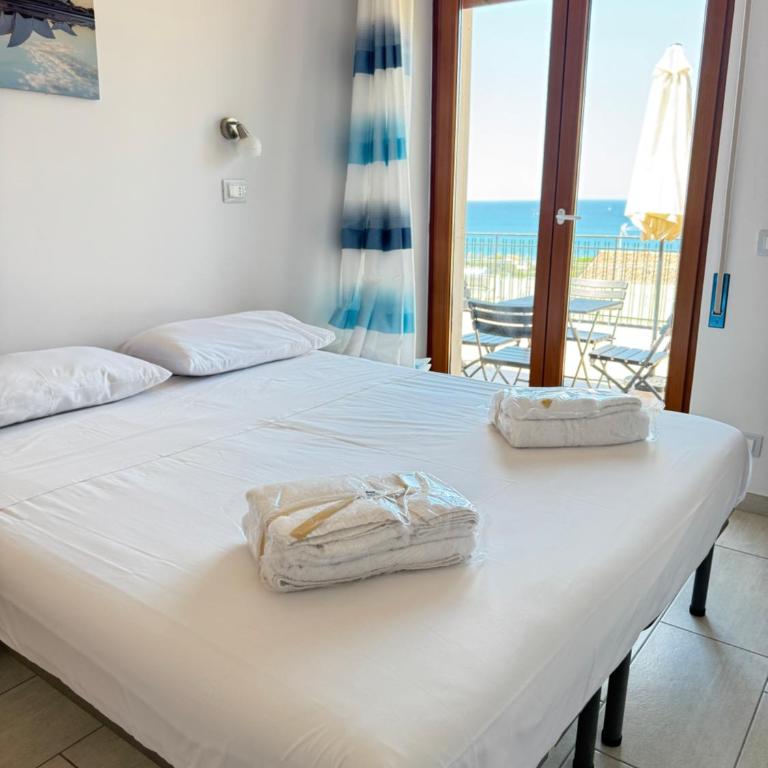 Supramonte Guesthouse - Camera Deluxe Doppia con Letti Singoli con Vista Mare - 3