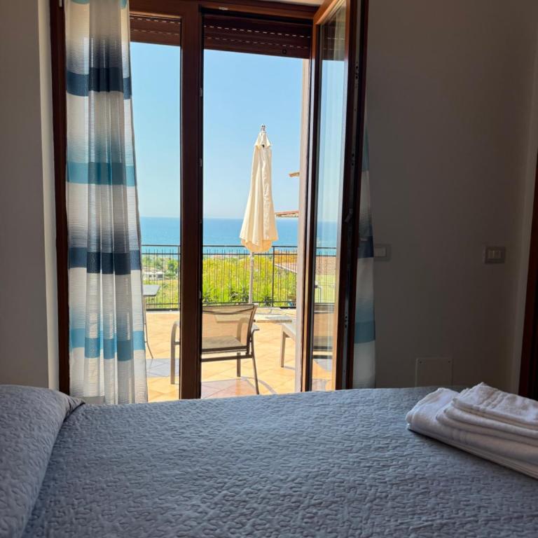 Supramonte Guesthouse - Camera Deluxe Doppia con Letti Singoli con Vista Mare - 2