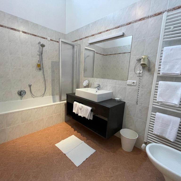 Hotel Stocker - Junior Suite - 3