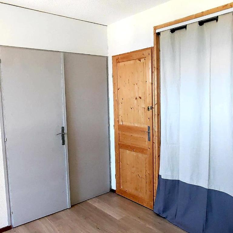 Logement lumineux avec vue panoramique - One-Bedroom Apartment - 10
