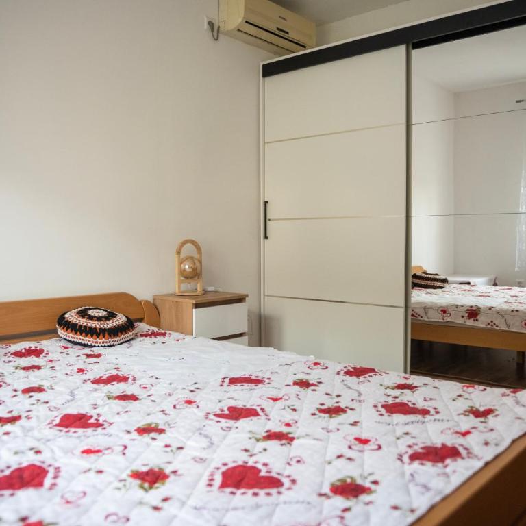 Spacious Family Apartment - 2 Bedrooms & Private Garage - Apartman sa 2 Spavaće Sobe - 11