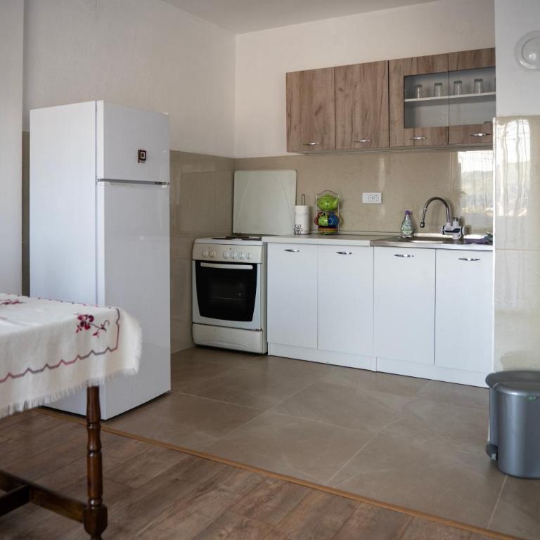 Spacious Family Apartment - 2 Bedrooms & Private Garage - Apartman sa 2 Spavaće Sobe - 15