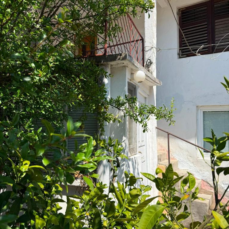 Bajatova Heritage House with Private Courtyard - Vila sa 1 Spavaćom Sobom - 41
