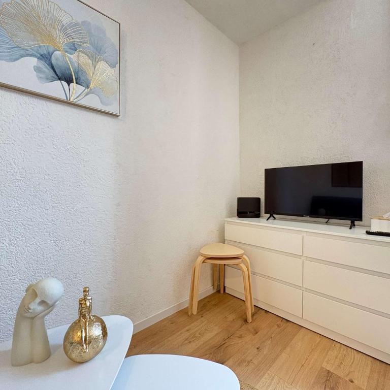 Cozy Studio Seaside Escape by the Water - Apartamento - 4
