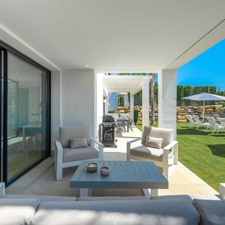 Golf-Front Villa Private Pool Sleeps 8 - Apartment - 5