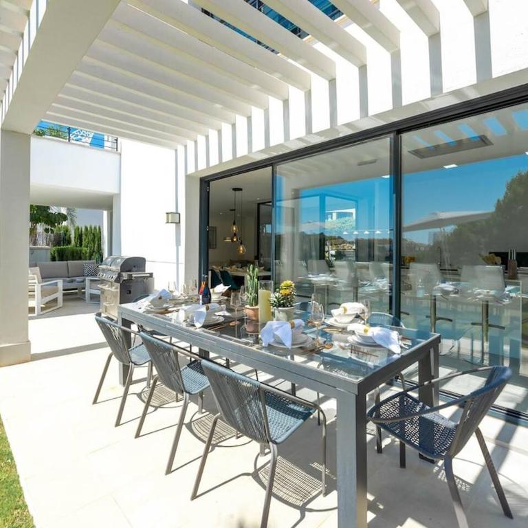 Golf-Front Villa Private Pool Sleeps 8 - Apartment - 12