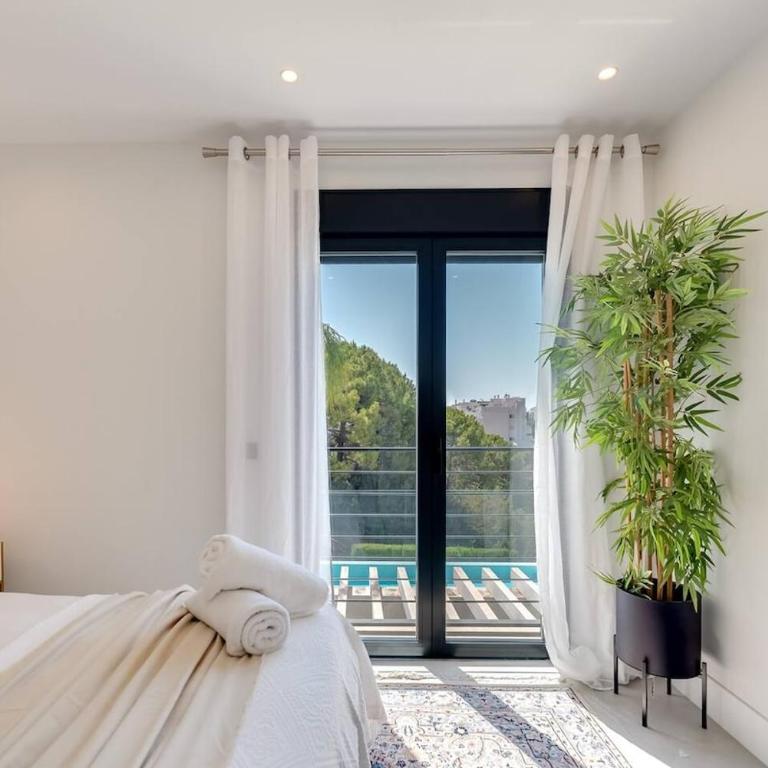Golf-Front Villa Private Pool Sleeps 8 - Apartment - 15