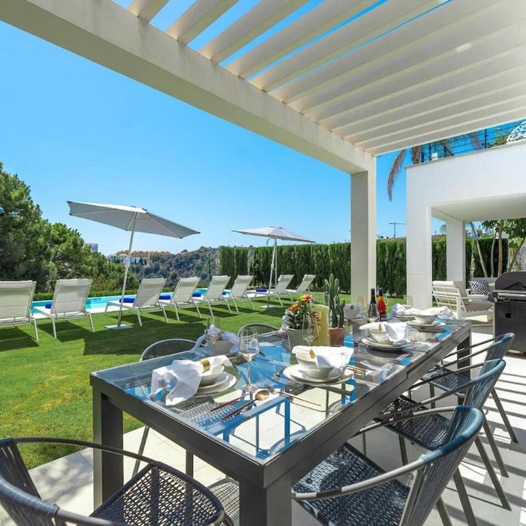 Golf-Front Villa Private Pool Sleeps 8 - Apartment - 17